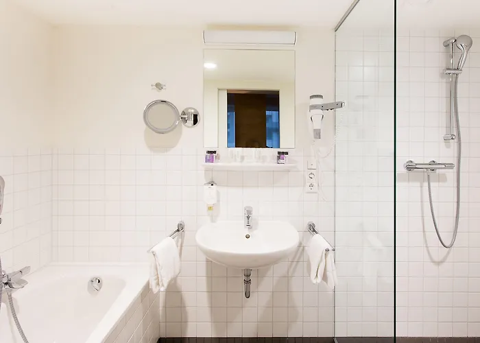 Stadthotel Am Roemerturm 4* Kolonia