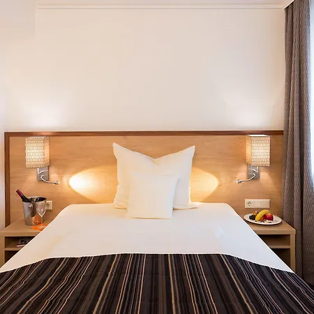 Stadthotel Am Römerturm 4*