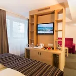 Stadthotel Am Roemerturm Отель Кёльн