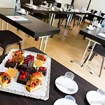 Отель Stadthotel Am Roemerturm Кёльн
