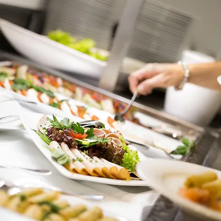 シュタットテル アム ローマートゥルム ホテル