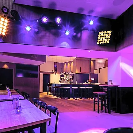 Stadthotel Am Roemerturm 4*