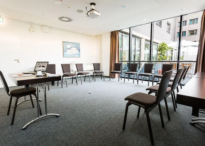 Stadthotel Am Roemerturm 4*