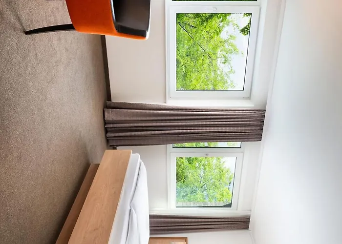Stadthotel Am Roemerturm 4*