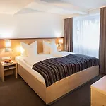 Stadthotel Am Roemerturm 4*