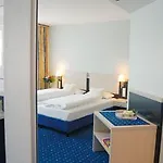 Stadthotel Am Roemerturm Отель 4*