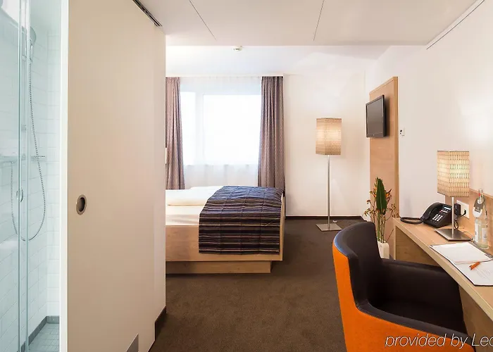 Stadthotel Am Roemerturm 4*