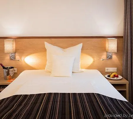 シュタットテル アム ローマートゥルム 4* ケルン