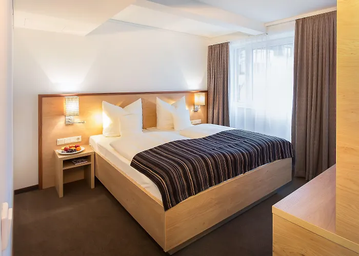 Stadthotel Am Roemerturm 4*