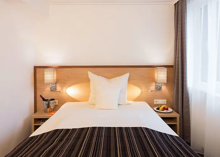 Stadthotel Am Roemerturm 4*